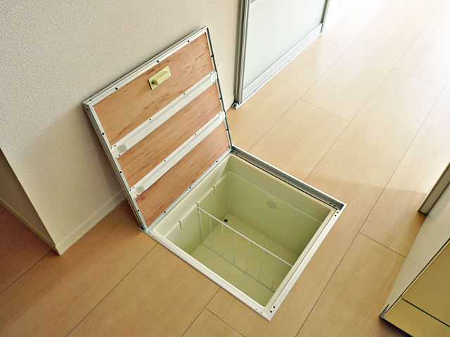 Receipt. Underfloor Storage