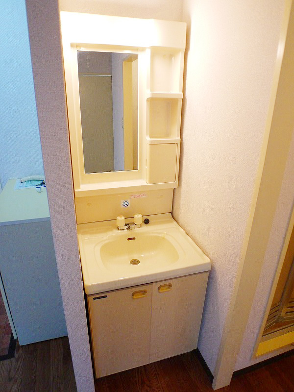 Washroom. Wash dressing room ・ Washing machine in the room