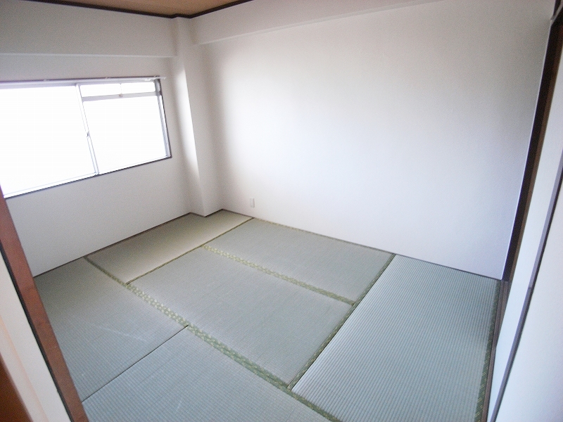 Living and room. Also to exchange tatami