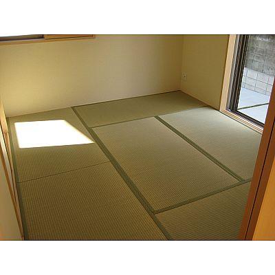 Non-living room. Japanese-style room adjacent to LDK! Room is where you want to ensure!