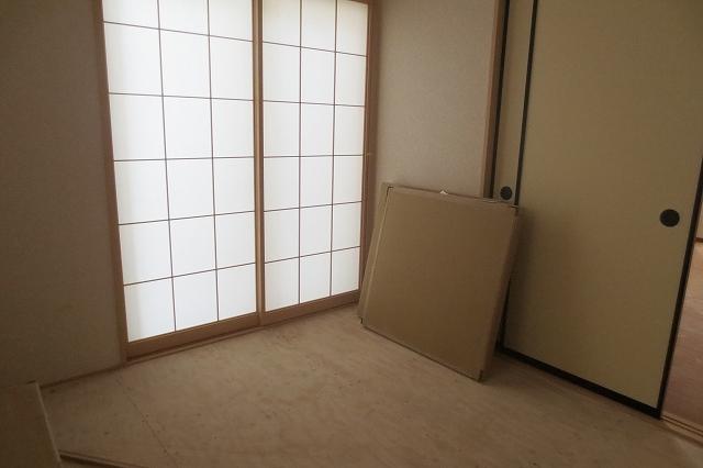 Non-living room. Japanese-style room 5 quires, There closet!