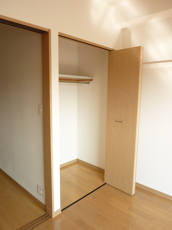 Receipt. Excellent storage capacity of the closet ☆