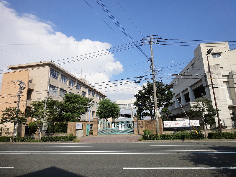 Primary school. 200m to Fukuoka Municipal Meikita elementary school (elementary school)