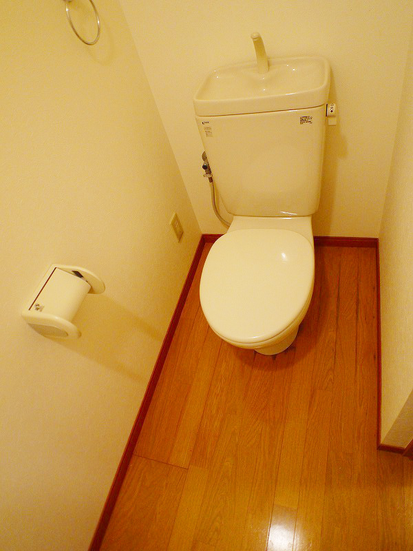 Toilet. Of course, bus ・ Toilet separately