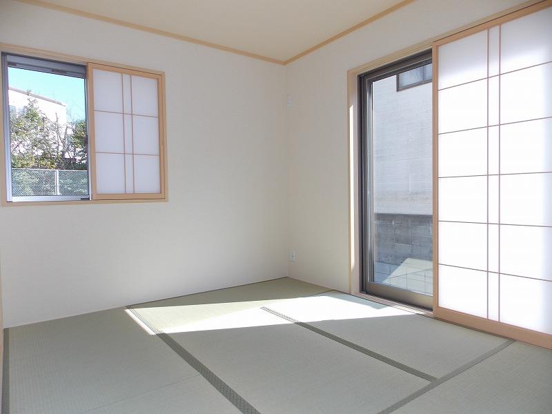 Other introspection. Is a Japanese-style room Bright, two-sided lighting, Very spacious feel you'll (^_^) /