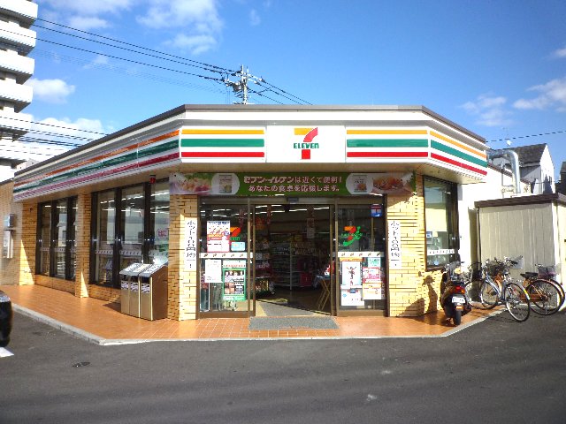 Convenience store. Seven-Eleven Fukuoka Atago store up (convenience store) 467m