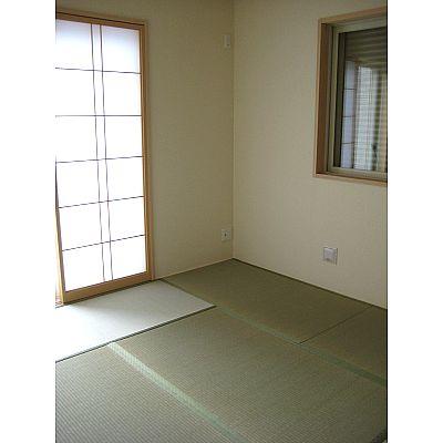 Non-living room. Japanese-style room of calm atmosphere!