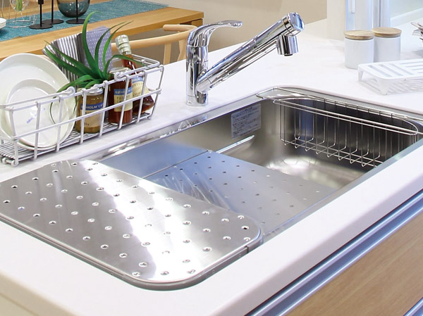 Kitchen.  [Utility sink] Ensure significantly space than the company's traditional sink. You can customize the sink in the rich Plates. (Same specifications)