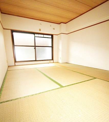 Other room space. Japanese-style room is still want