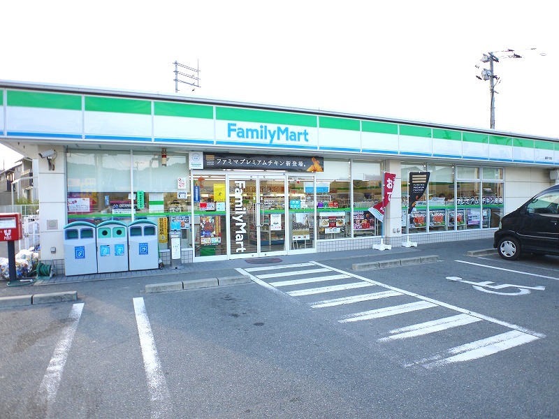 Convenience store. FamilyMart Fukuoka Chisato store up (convenience store) 174m