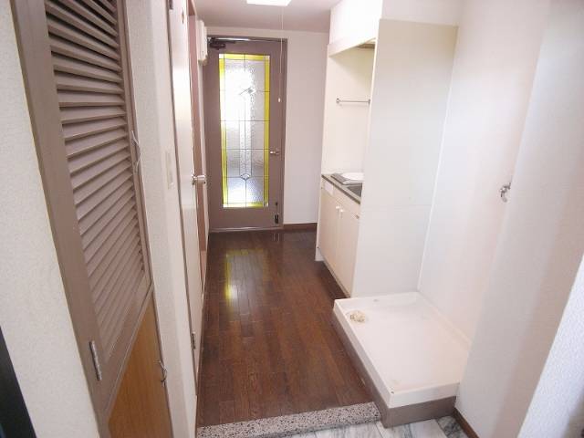 Entrance. Deposit ・ Key money unnecessary apartment type! 