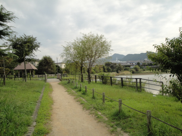 park. 640m to raw Roh Matsubara green space (park)