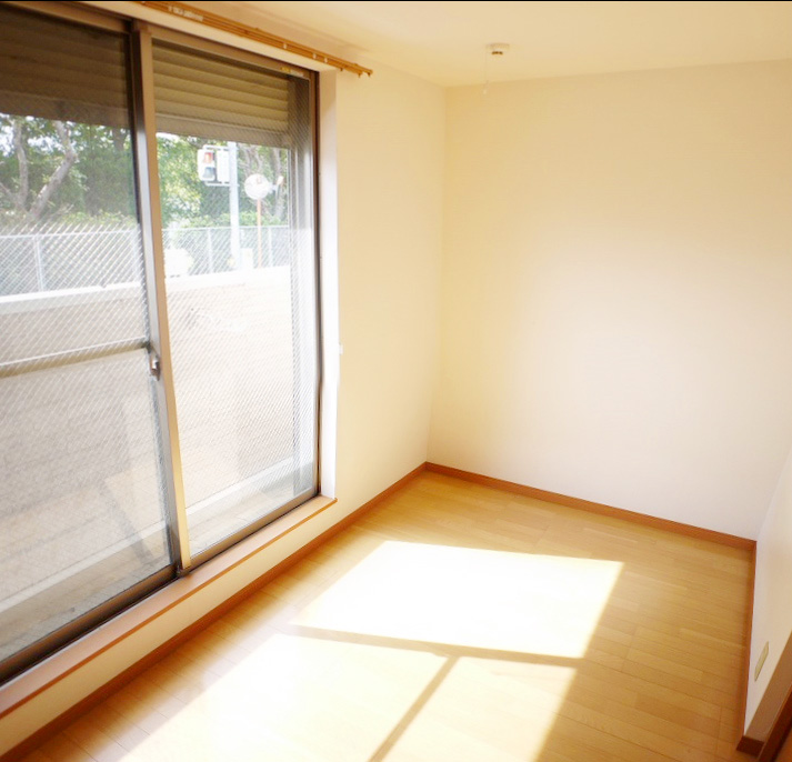 Other room space. Please look at once! It is a property that get surely love