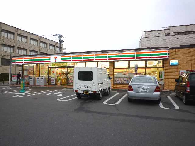 Convenience store. 358m to Seven-Eleven (convenience store)