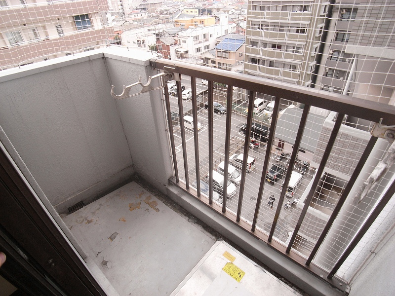 Balcony. Since the high-rise floor location is also good