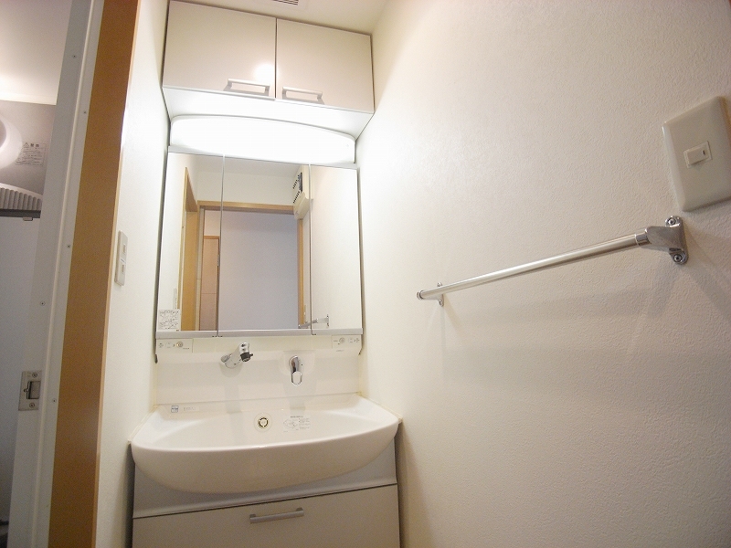 Washroom. Independent wash basin with a dressing room