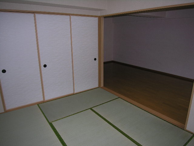 Balcony. This is useful when the Japanese-style room there is one room