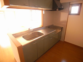 Kitchen.  ☆ Easy-to-use spacious kitchen ☆