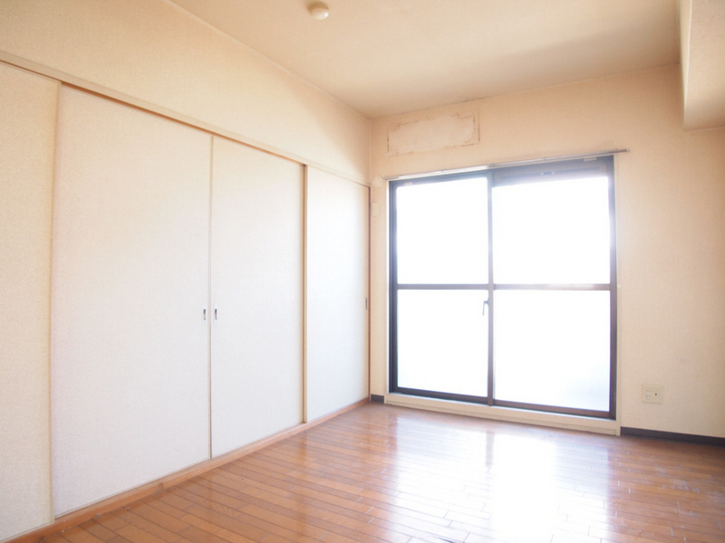 Other room space. When closing the sliding door Western-style 6 Pledge. 