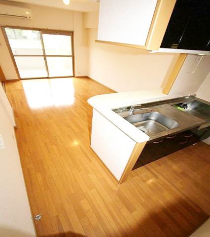 Living and room. It is a popular face-to-face kitchen