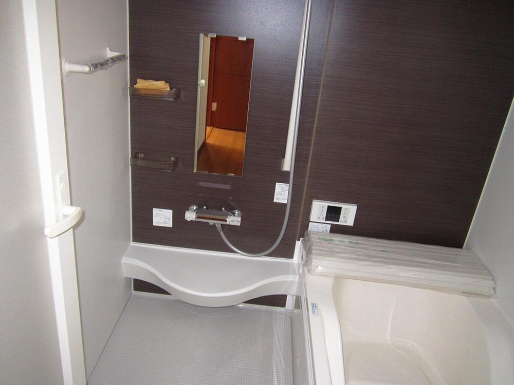 Bathroom. Building 2 Same specifications