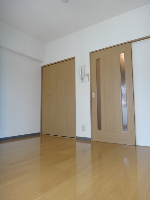 Living and room. It is very bright rooms ☆ 