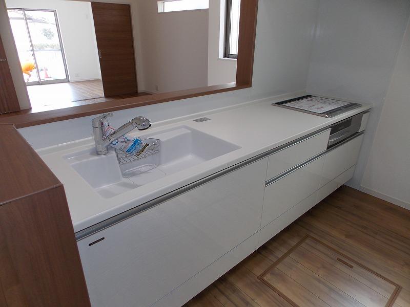 Same specifications photo (kitchen). System kitchen (^_^) /  A height of approximately 85 centimeters, Width is located about 255 centimeters (^_^) / ~ Is a water purifier with faucet standard (^_^) / ~ From the wife's point of view, Living dining overlooking (^_^) /