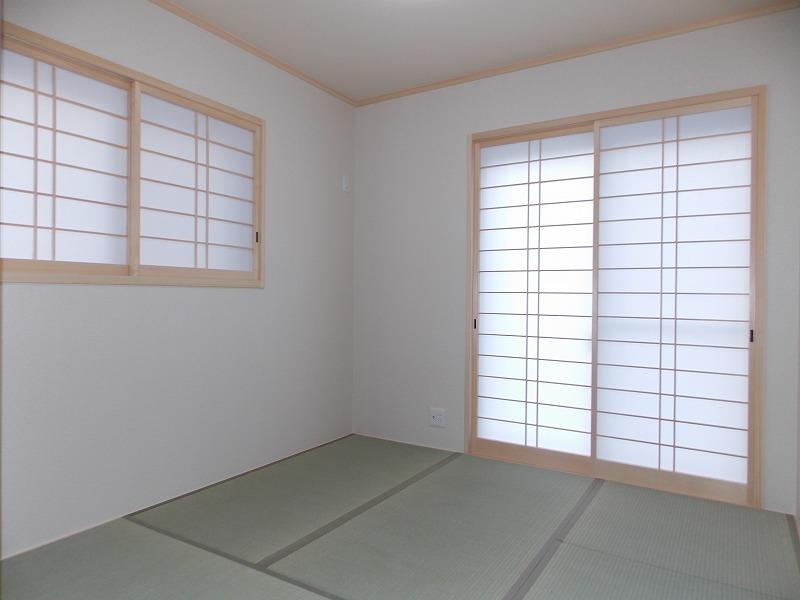 Same specifications photos (Other introspection). Is a Japanese-style room Bright, two-sided lighting, Very spacious feel you'll (^_^) /