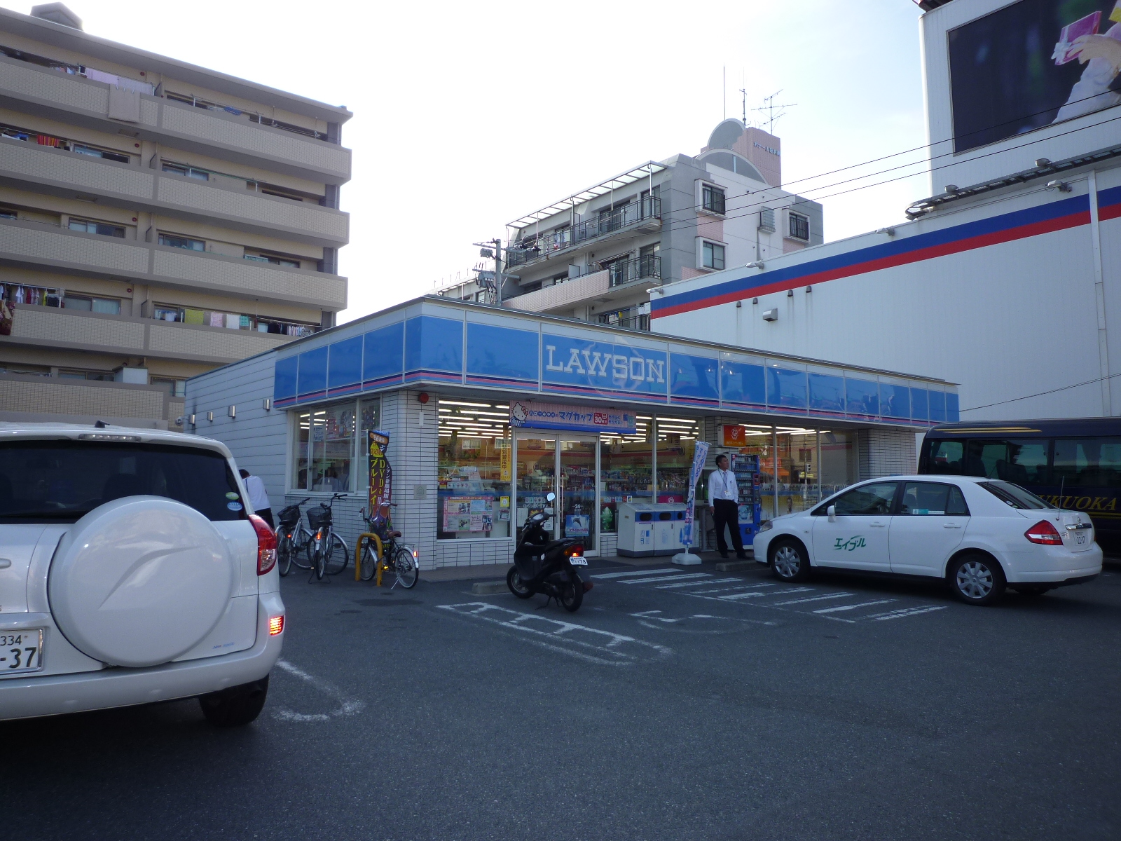 Convenience store. Lawson Ishimaru 1-chome to (convenience store) 401m