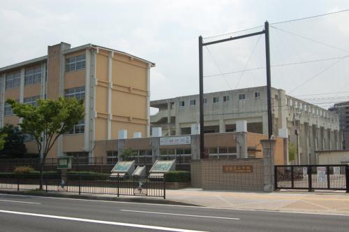 Primary school. 547m to Fukuoka Municipal Atago elementary school (elementary school)