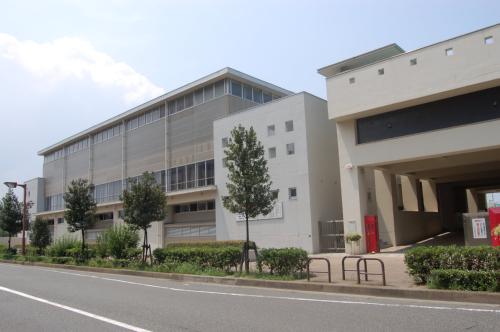 high school ・ College. Fukuoka Municipal Meinohama junior high school (high school ・ NCT) to 1700m