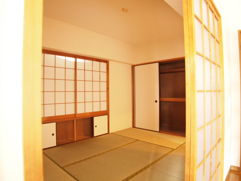 Other room space. What about Japanese-style room in the bedroom?