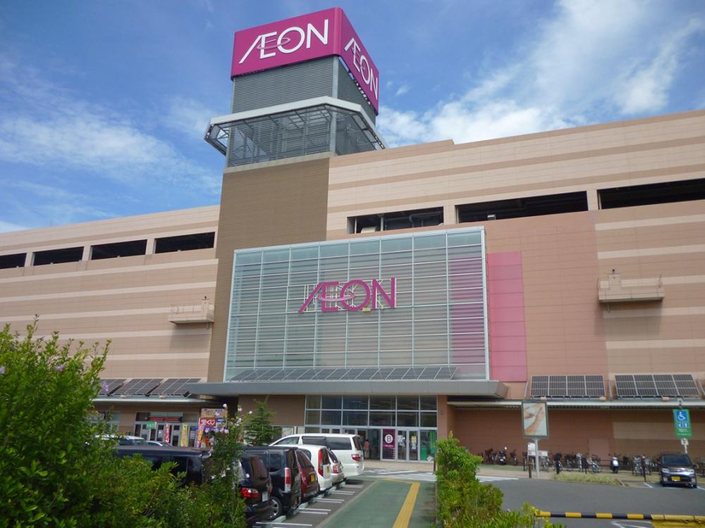 Shopping centre. Aeon Mall Fukuoka Ito 400m to the main building