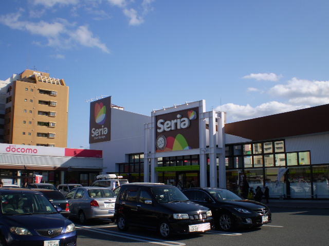 Shopping centre. West Court Meinohama 300m to the ceria (shopping center)