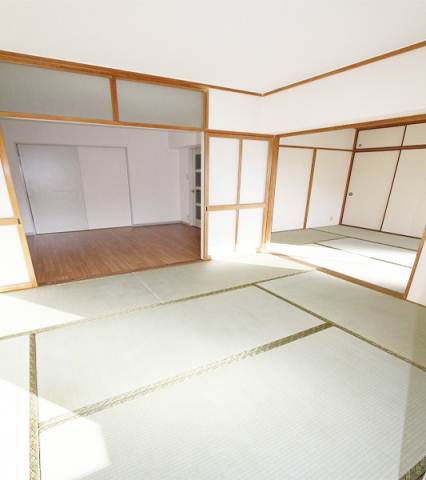 Living and room. 3DK this price 12 minutes to Meinohama Station
