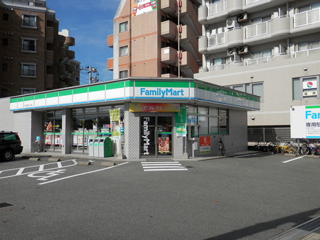 Convenience store. FamilyMart, Nishi-ku, Atago 1-chome to (convenience store) 112m