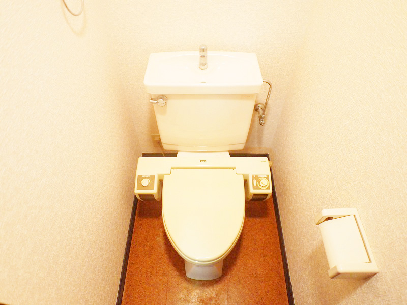 Toilet. With bidet in this your rent