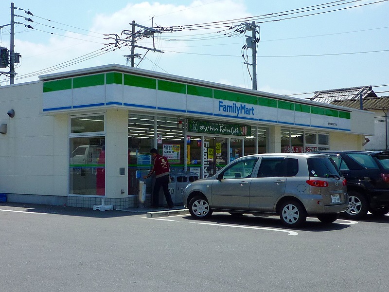 Convenience store. Family Mart Fukuoka Susenji Sanchome store up (convenience store) 35m