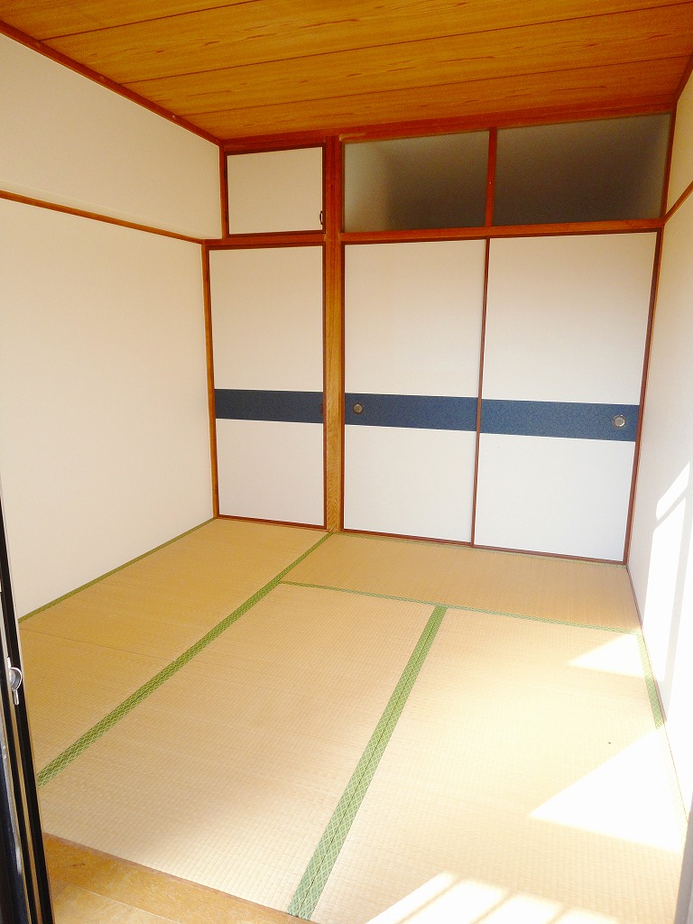 Other room space. DK next to the Japanese-style room ☆ 