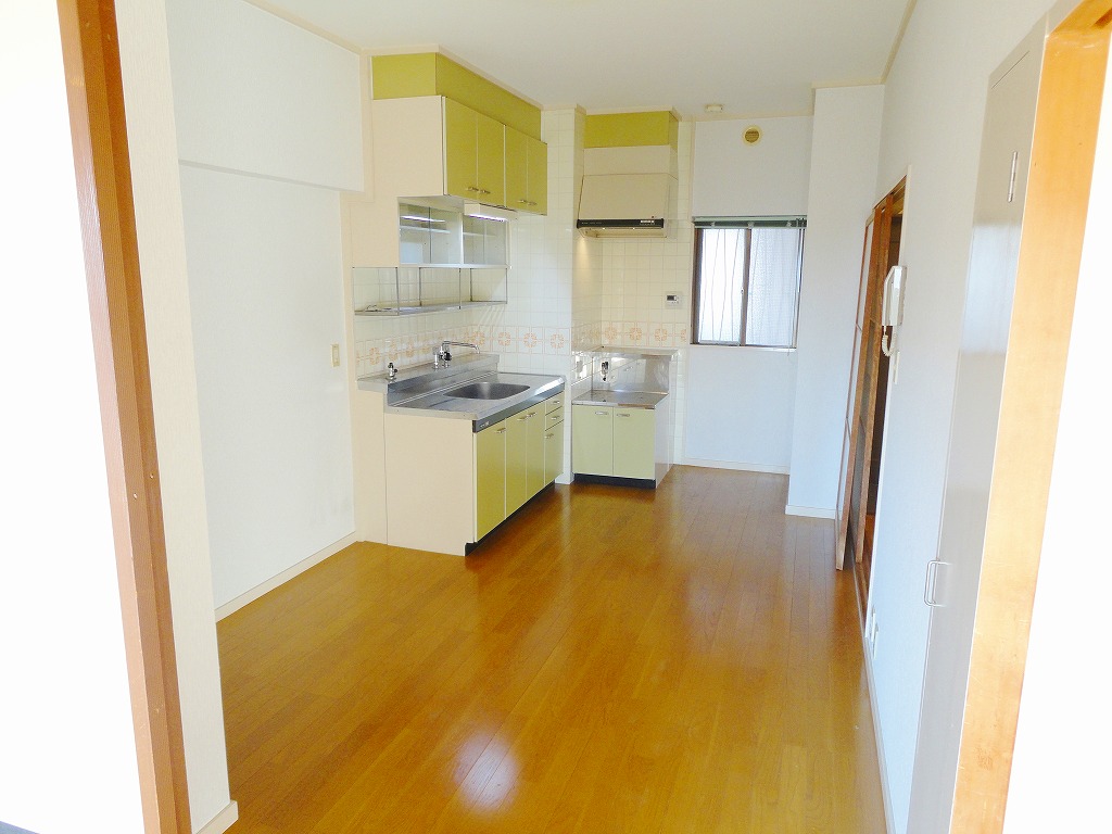 Living and room. 7.5 Pledge of dining kitchen ☆ 