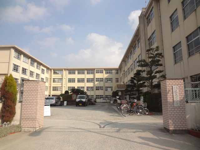 Primary school. 426m to Fukuoka Tateishi round elementary school (elementary school)