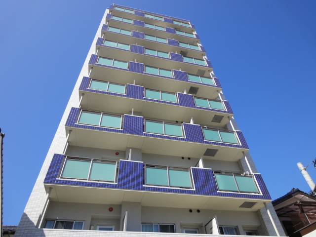 Building appearance. Sky Blue of the appearance of the popular popular apartment