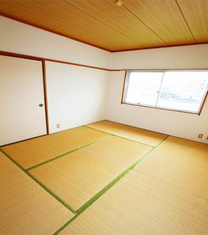 Other room space. Japanese-style room looks still want