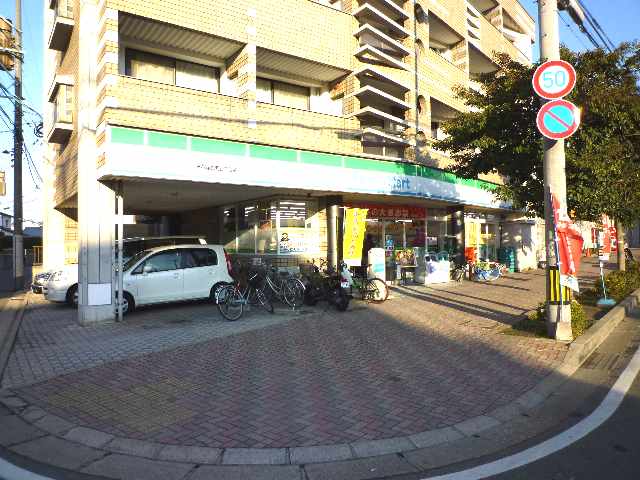 Convenience store. Family Mart Sueishi Meinohama Sanchome store up (convenience store) 415m