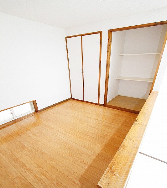 Other room space. What stand in the loft!