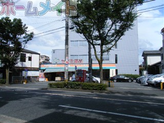 Dorakkusutoa. Drag Segami Iikura shop 377m until (drugstore)