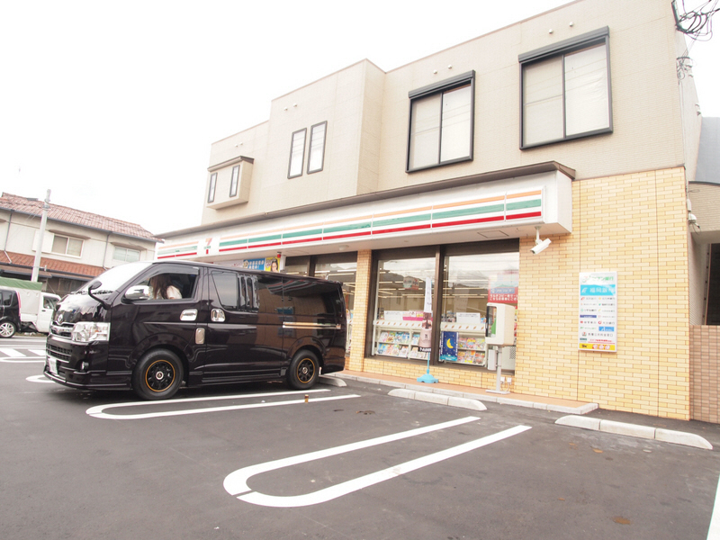 Convenience store. 510m to Seven-Eleven (convenience store)