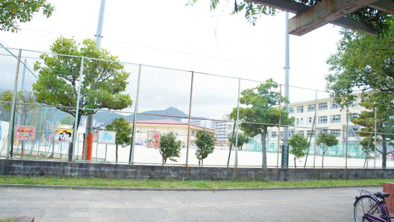 Primary school. 893m to Fukuoka Municipal deer Field Elementary School