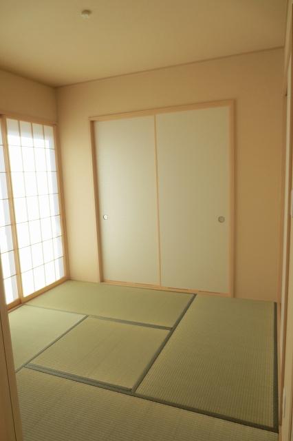 Non-living room. Japanese-style room 4.5 Pledge! There closet!
