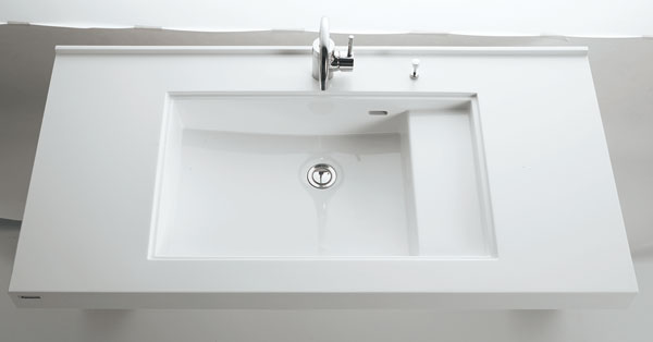 Bathing-wash room.  [Side step counter] With counter sink bowl are integrated. Come in handy as shelter, such as wet soap, OK it is flowed directly with water.